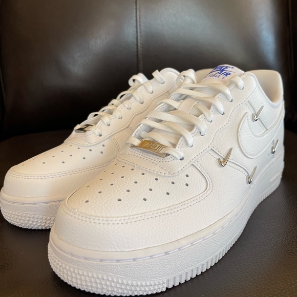 Nike Shoes - NEW Nike Air Force 1 '07 LX Sneaker